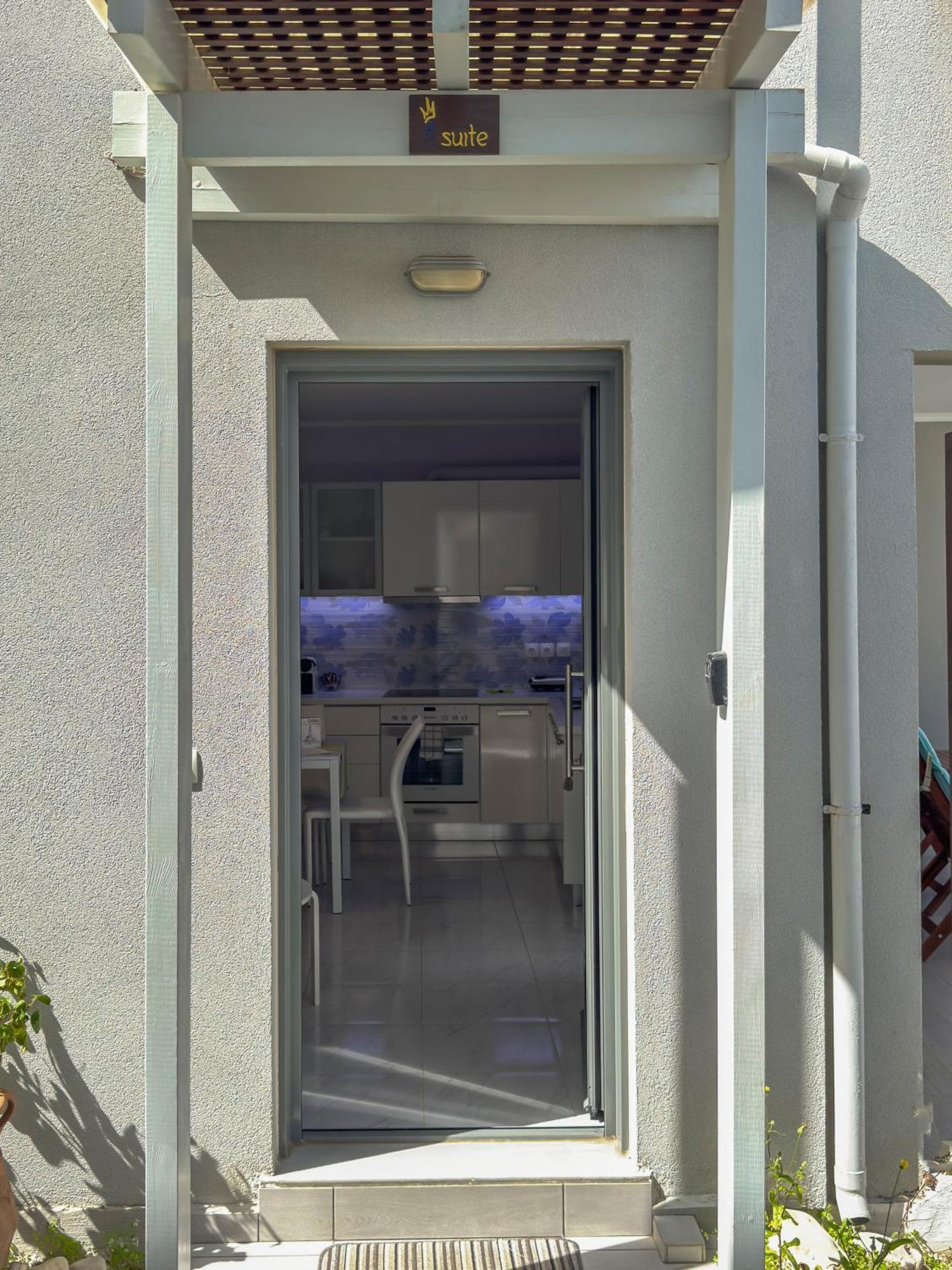 קאטו דרטסו Alisahni Villa & Suite מראה חיצוני תמונה